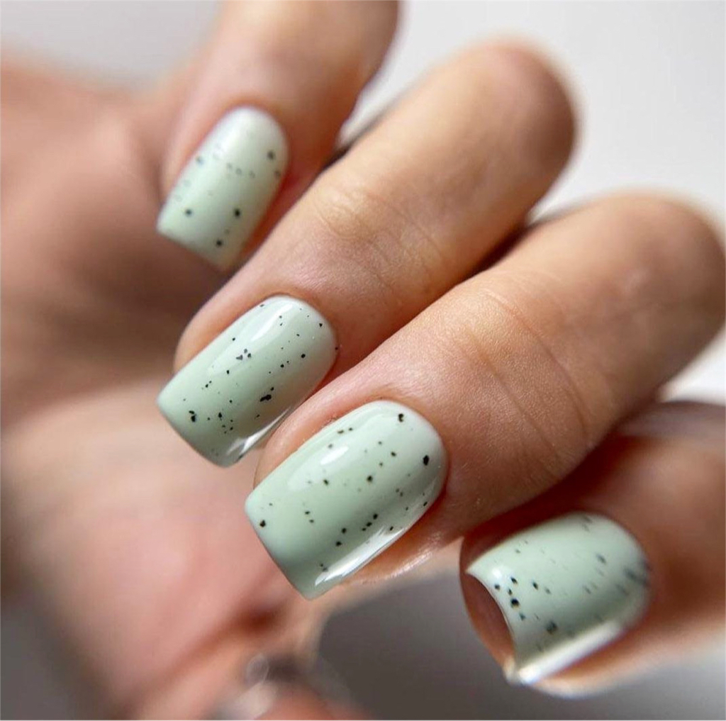 Наращивание ногтей