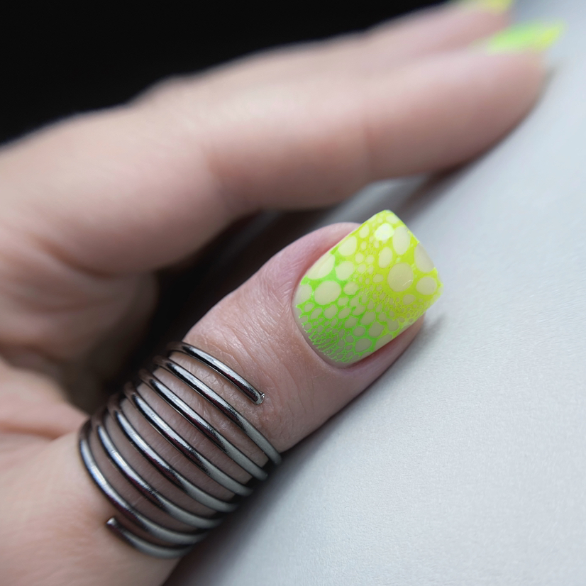 Комбинированный маникюр + покрытие в один тон ( Длина до 3мм)