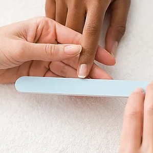 Укрепление ногтей гелем с дизайном