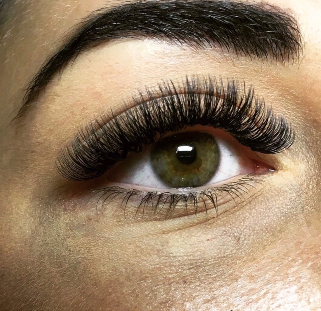 Наращивание ресниц (3D)