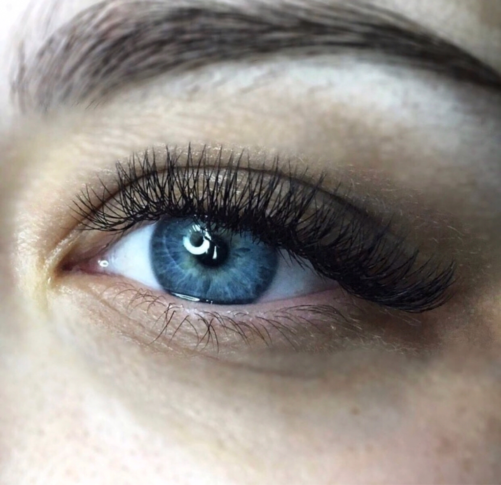 Наращивание ресниц (2D)