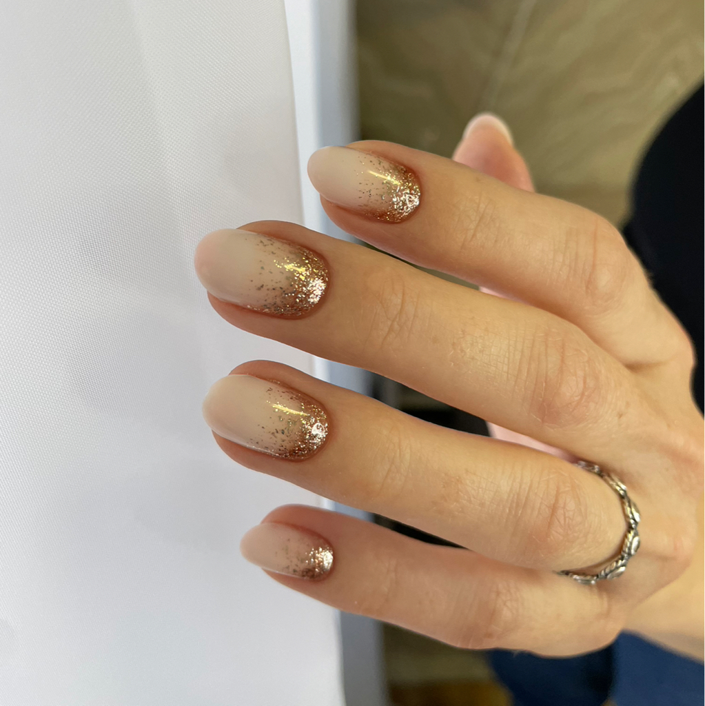 Наращивание ногтей