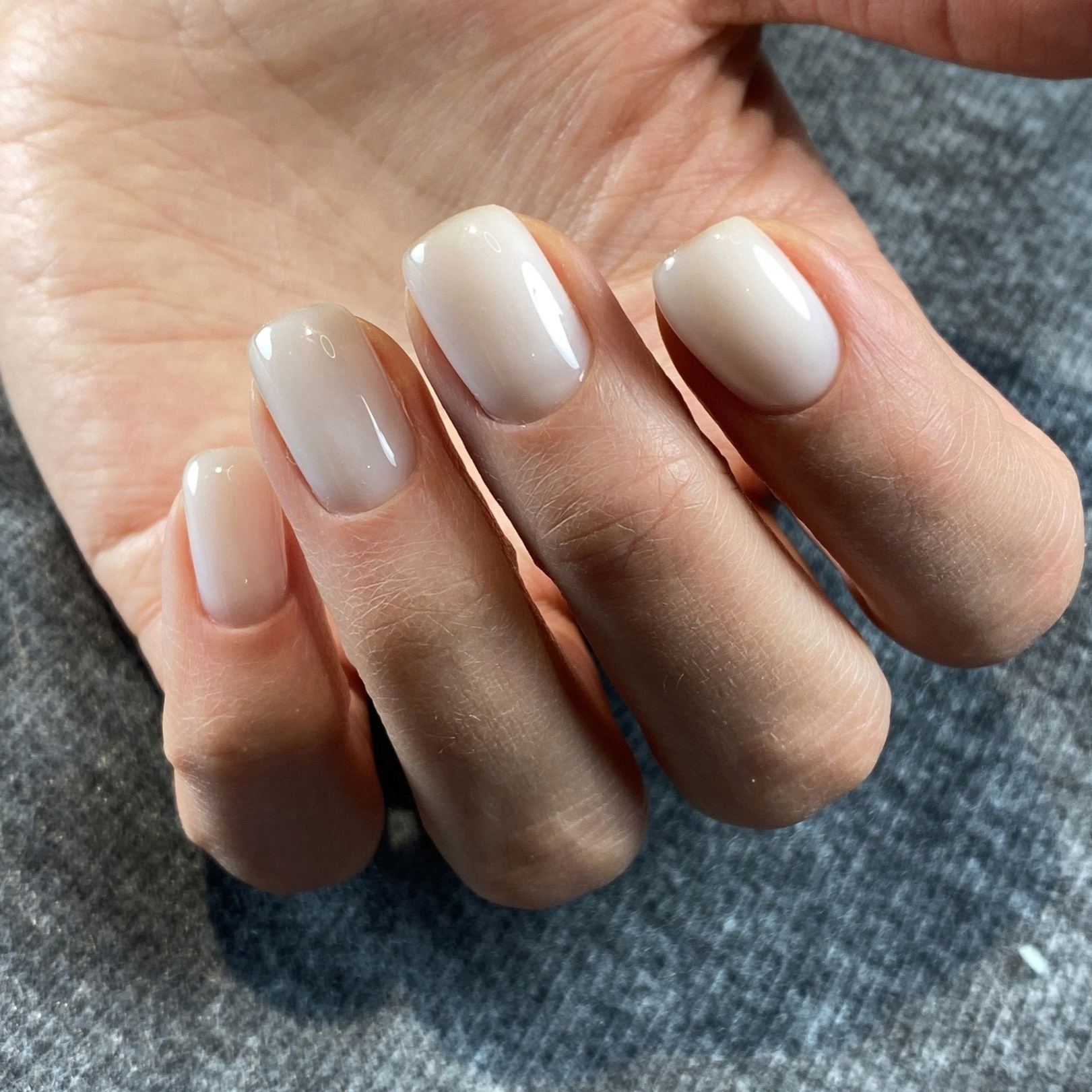 Аппаратный маникюр