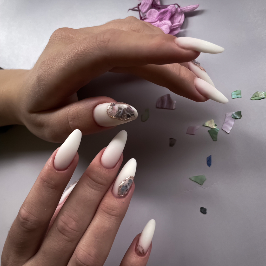 Коррекция наращенных ногтей