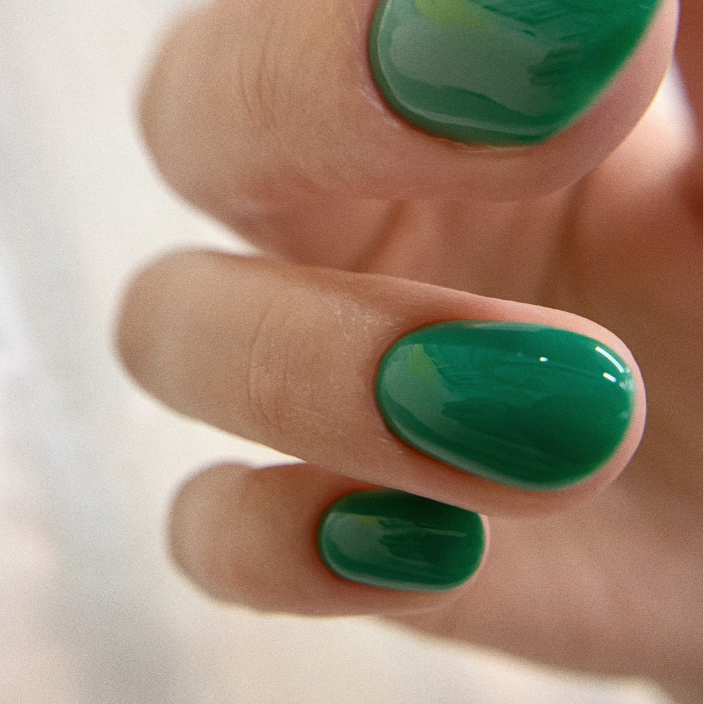 Маникюр с покрытием гель-лак