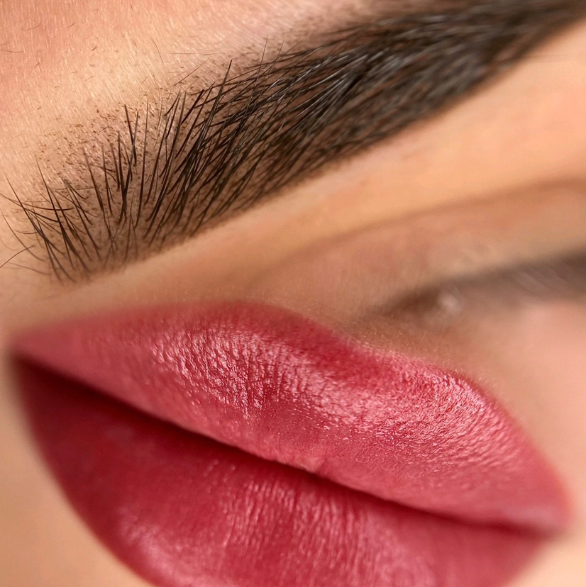 Коррекция перманентного макияжа брови (через месяц)