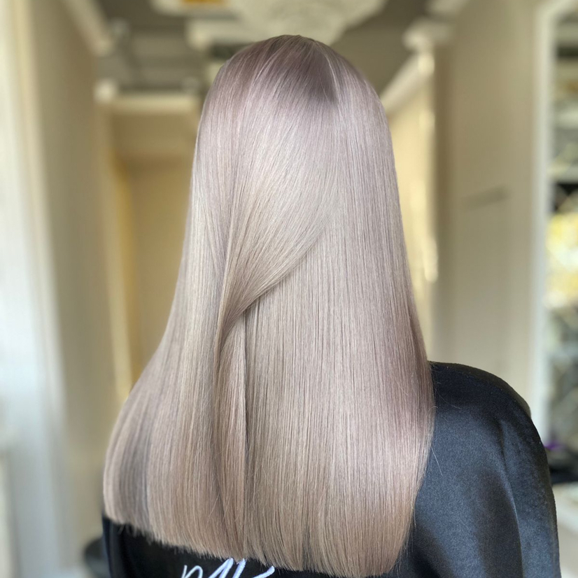 Total Blond          

Короткие - 6000      
Средняя - 8000    
Длинные-10000