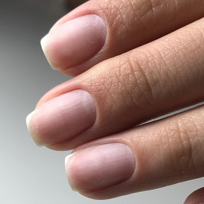 Маникюр без покрытия.