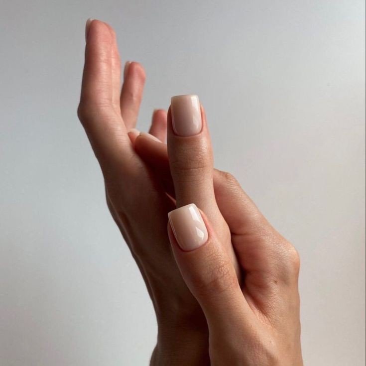 Маникюр с покрытием гель-лак