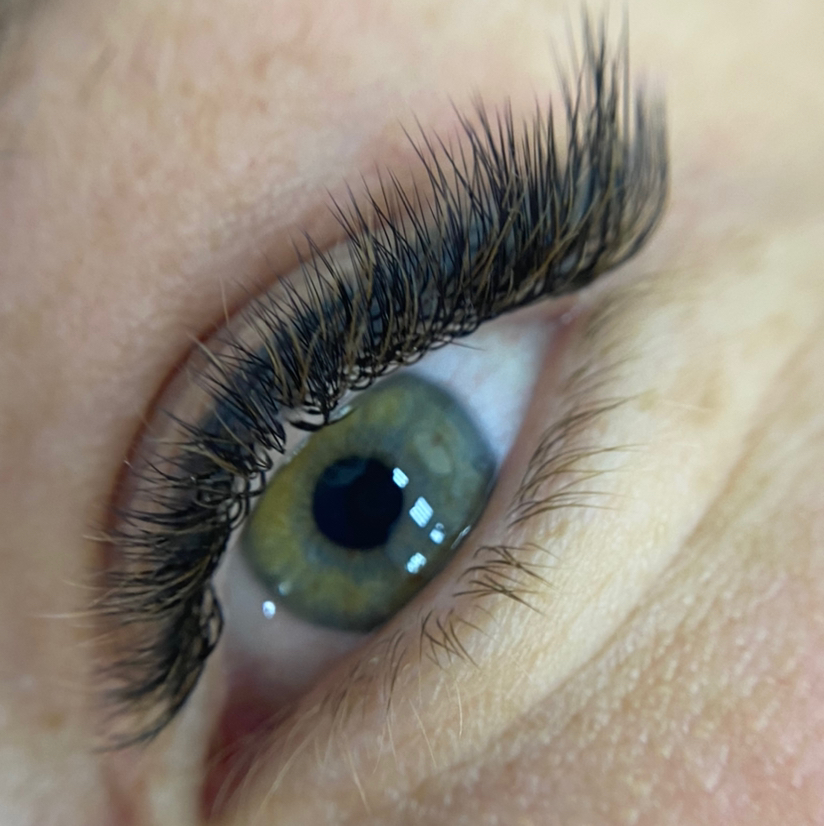 Наращивание ресниц 2д