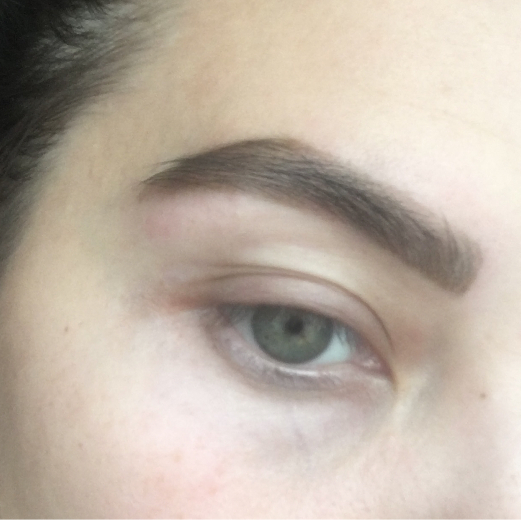 Оформление бровей