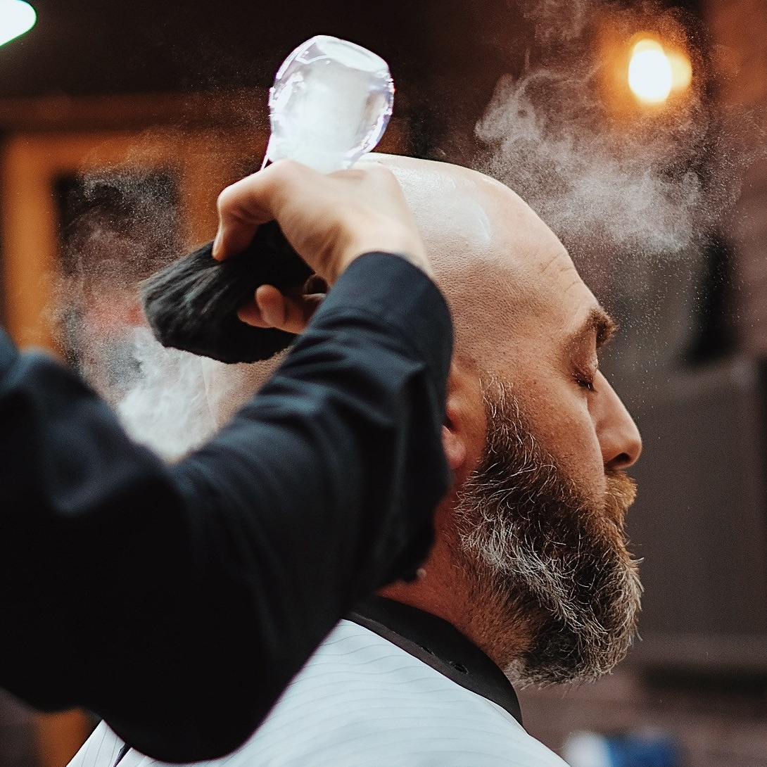 Бритье головы (шейвером)