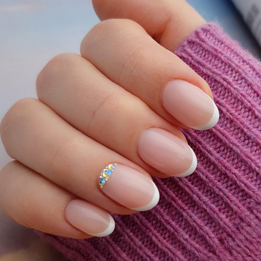 Комплекс френч: снятие + аппаратный маникюр + покрытие френч