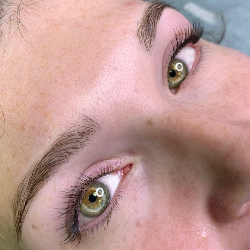 Наращивание ресниц классическое/УФ