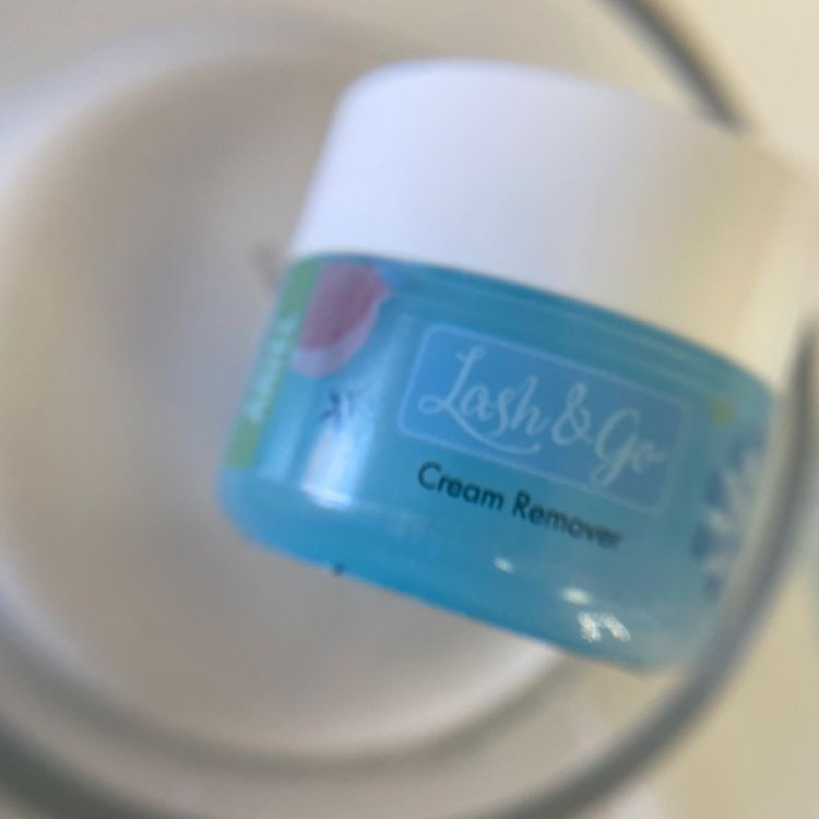 Снятие ресниц