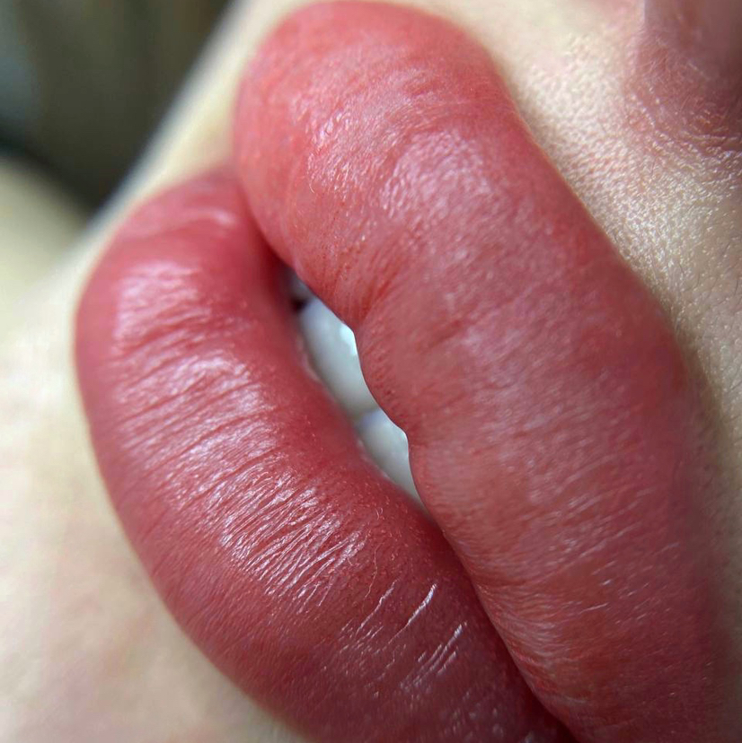 Перманентный макияж губ