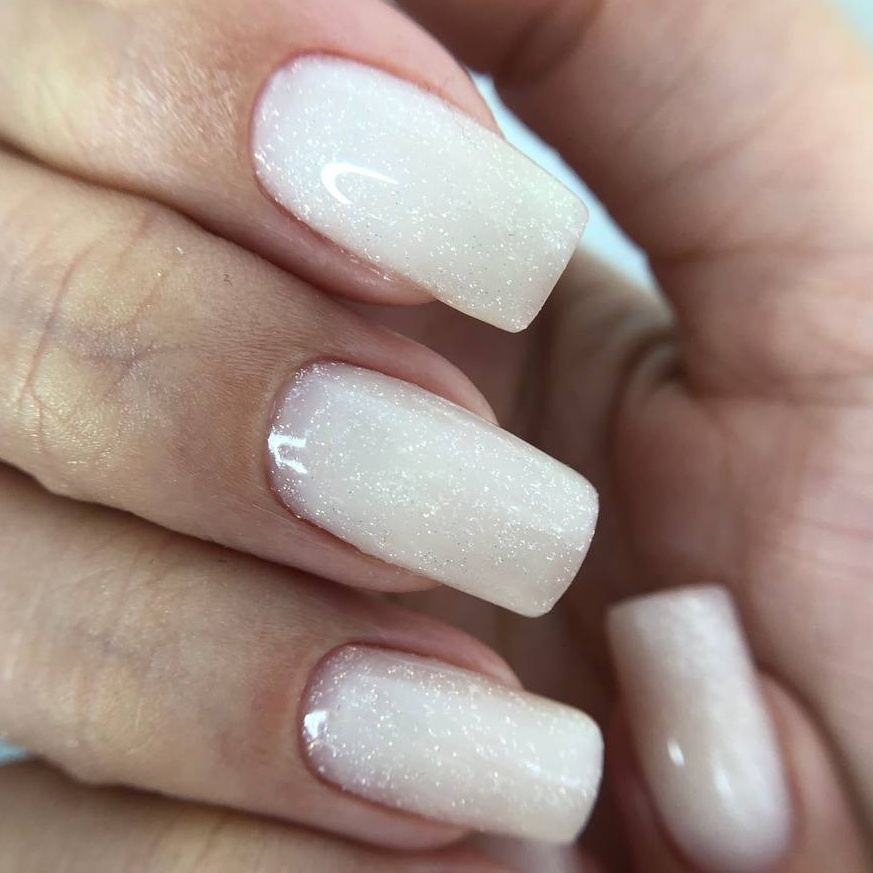 Коррекция наращивания ногтей, маникюр и покрытием гель-лак