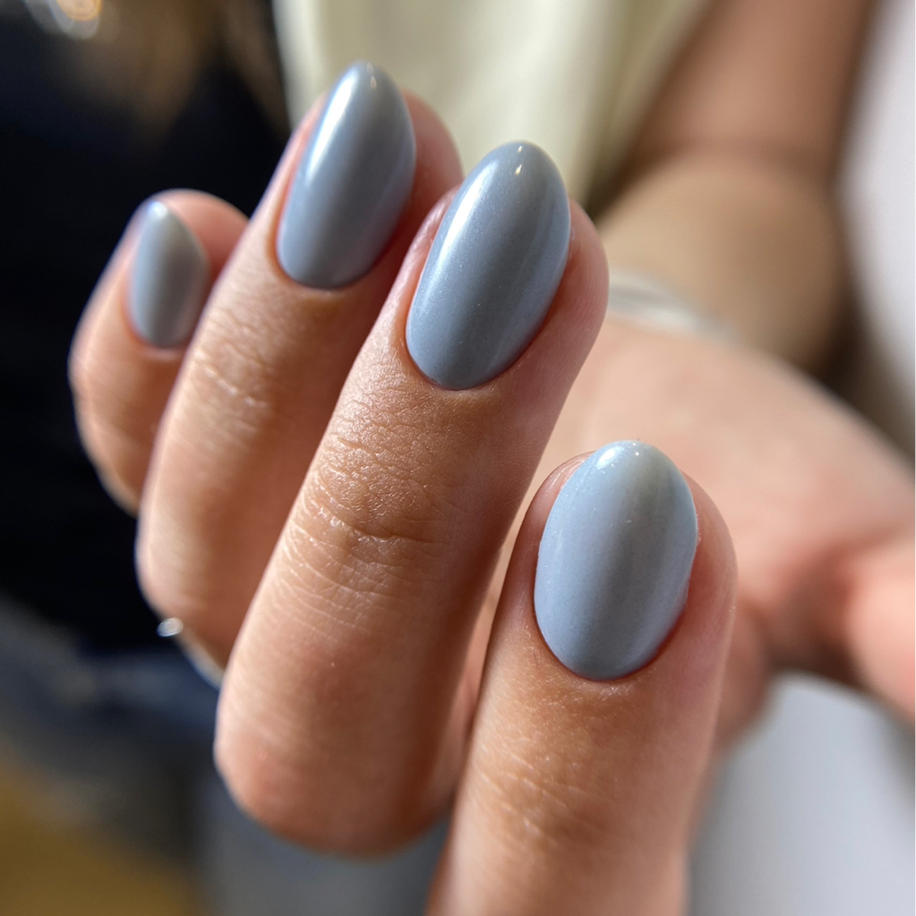 Маникюр с покрытием и укреплением (короткие/средние ногти)