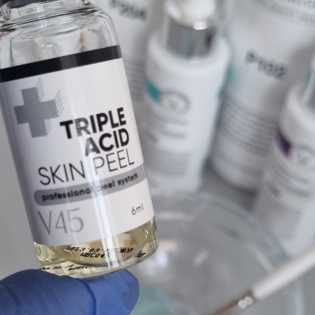V45 Triple acid skin peel -Пилинг биоревитализант, реструктуризант.
Зона: лицо+шея.
