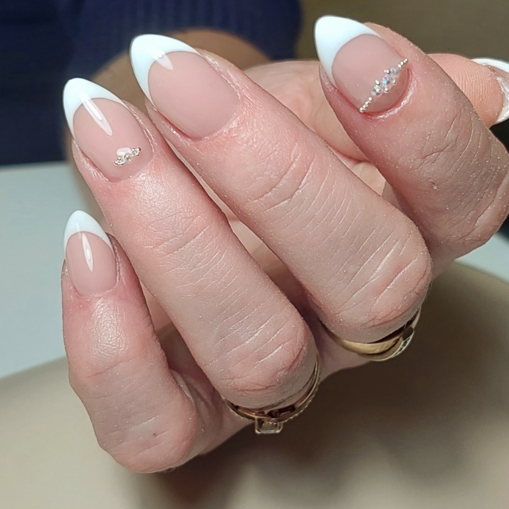 Наращивание ногтей с покрытием гель-лак