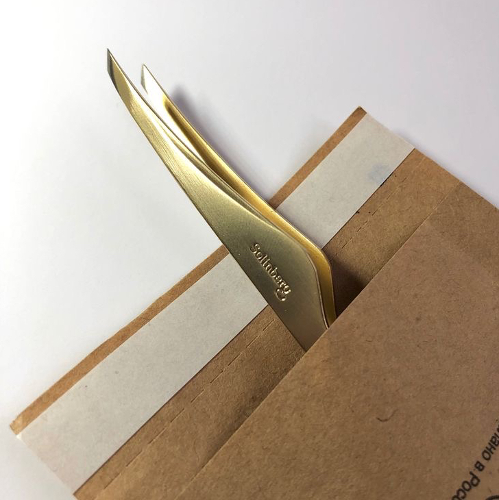 Коррекция бровей