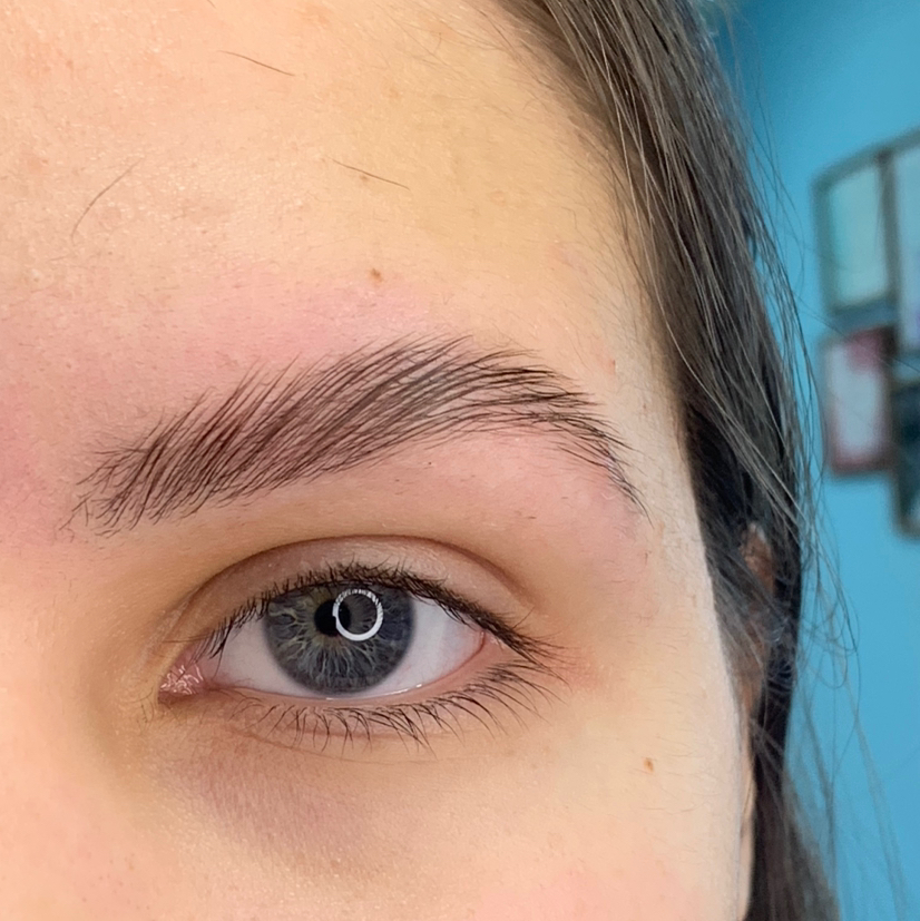 Ламинирование бровей и коррекция воском и пинцетом