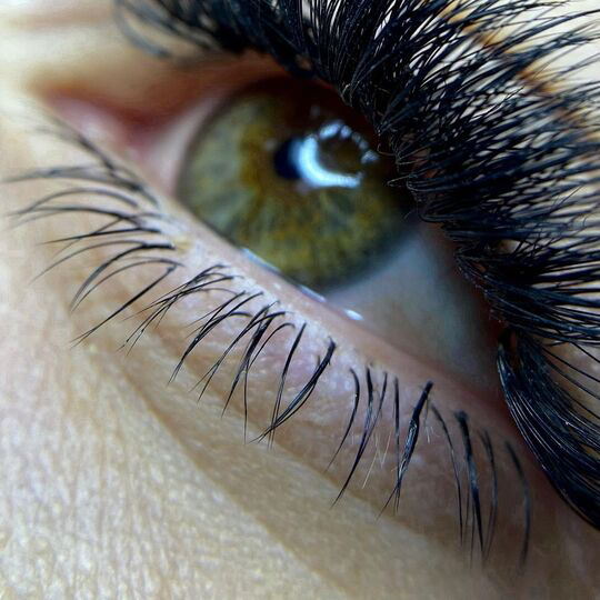 Нижние ресницы