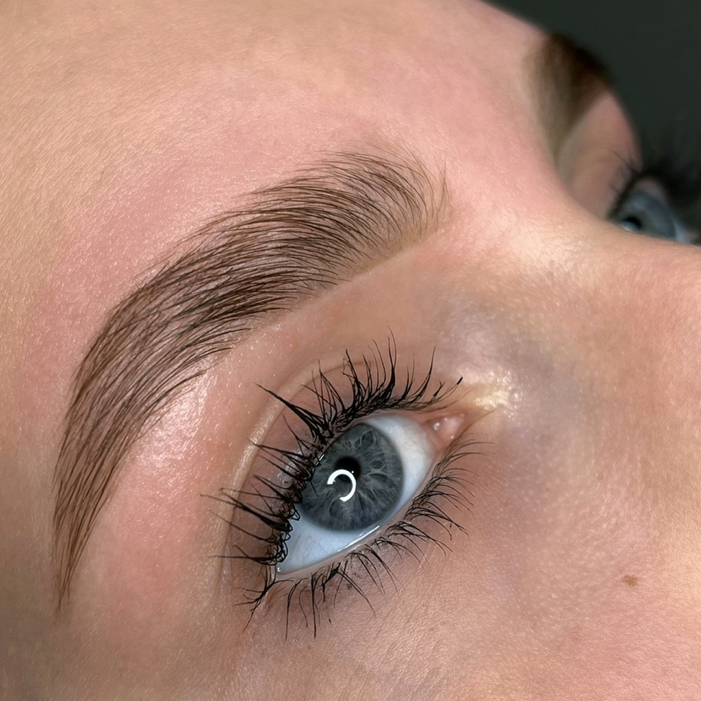 Долговременная укладка бровей с коррекцией и окрашиванием (комплекс 3)