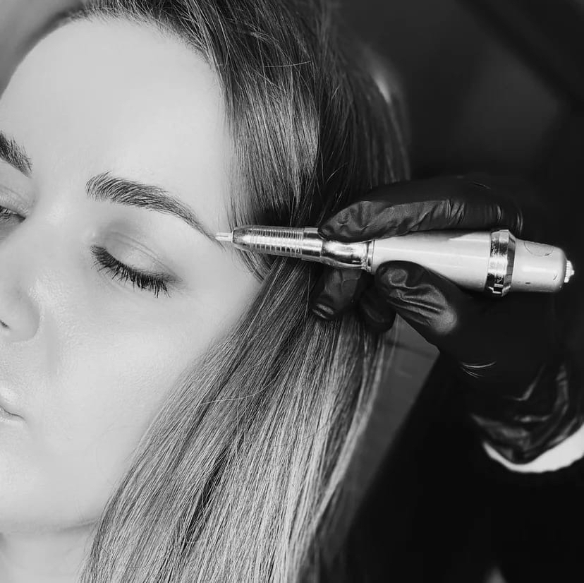 Напыление бровей коррекция