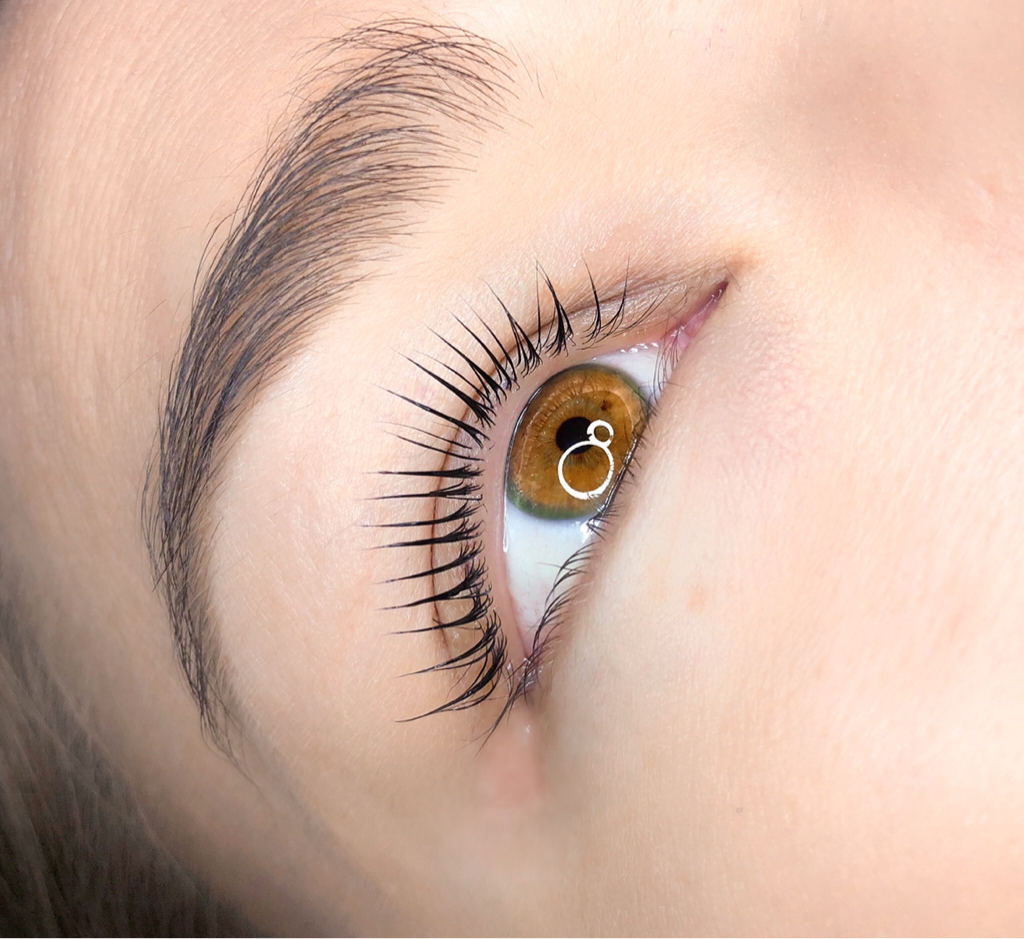 Реконструкция ресниц Velvet + Botox 6D