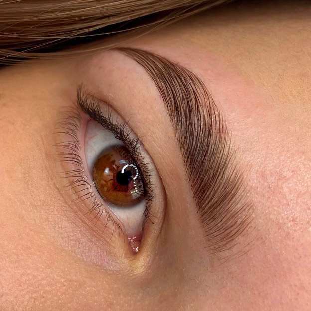 Долговременная укладка бровей с окрашиванием