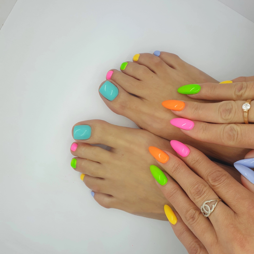 Экспресс педикюр и маникюр с покрытием гель лак