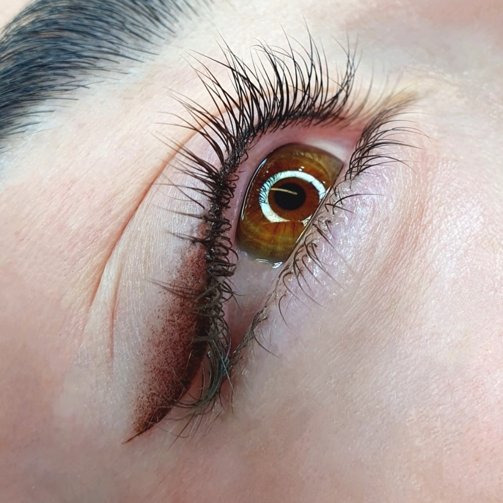 Перманентный макияж глаза