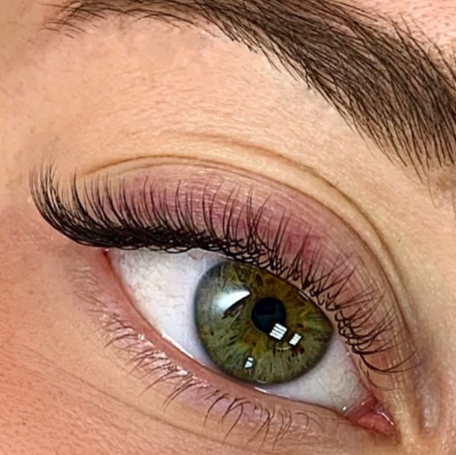 Классическое наращивание ресниц (1D)