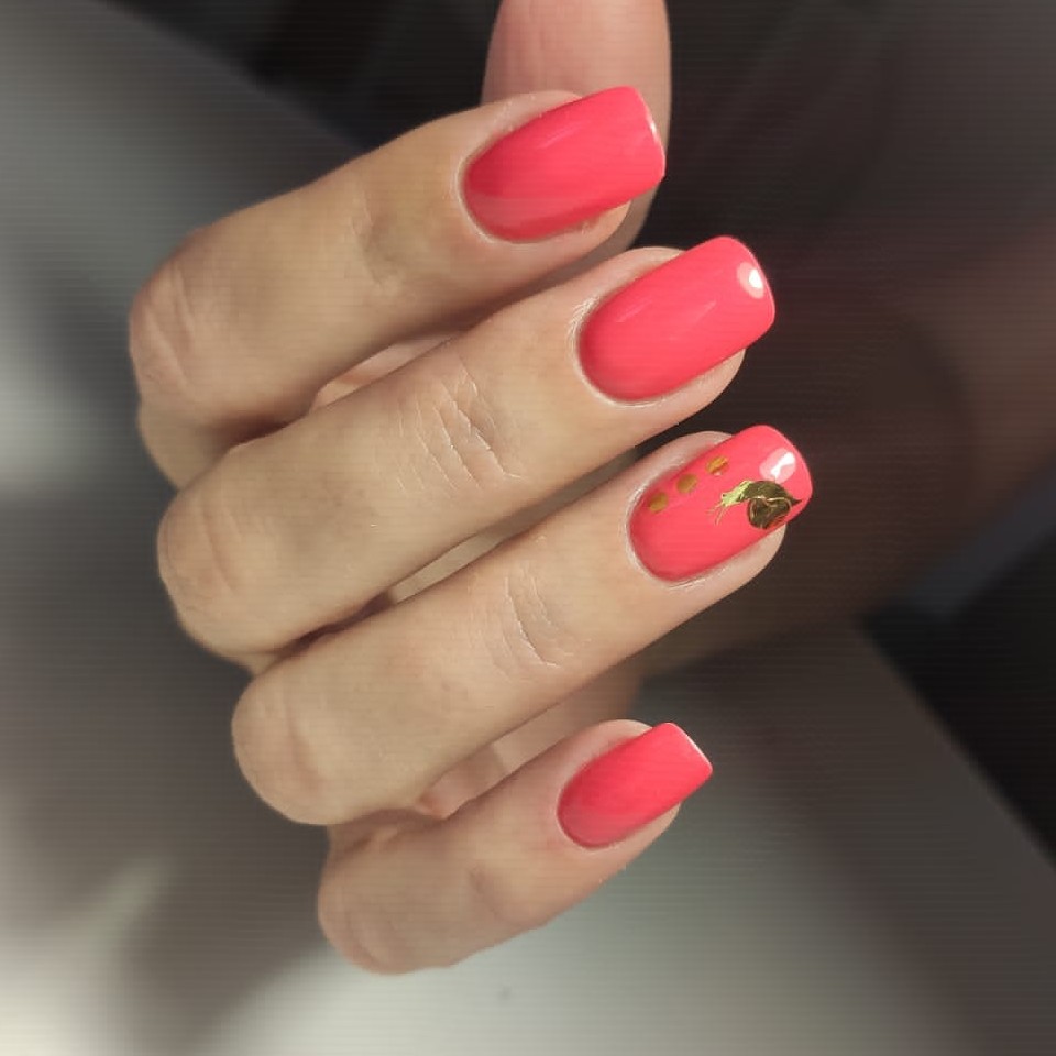 Коррекция нарощенных ногтей