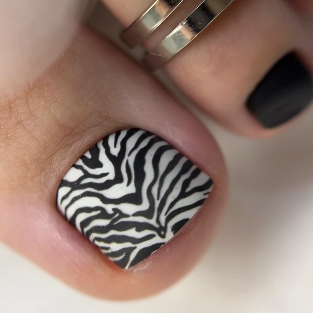 Полный педикюр с покрытием гель-лак