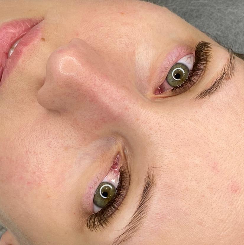 Наращивание ресниц   2D объем