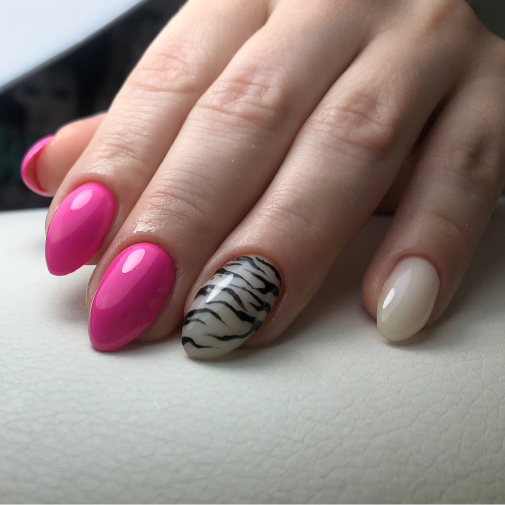 Наращивание и коррекция одного ногтя