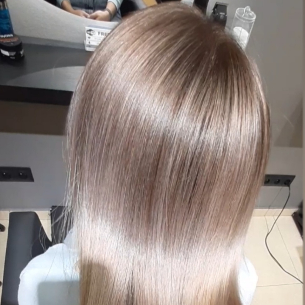 Окрашивание волос в технике  airtach