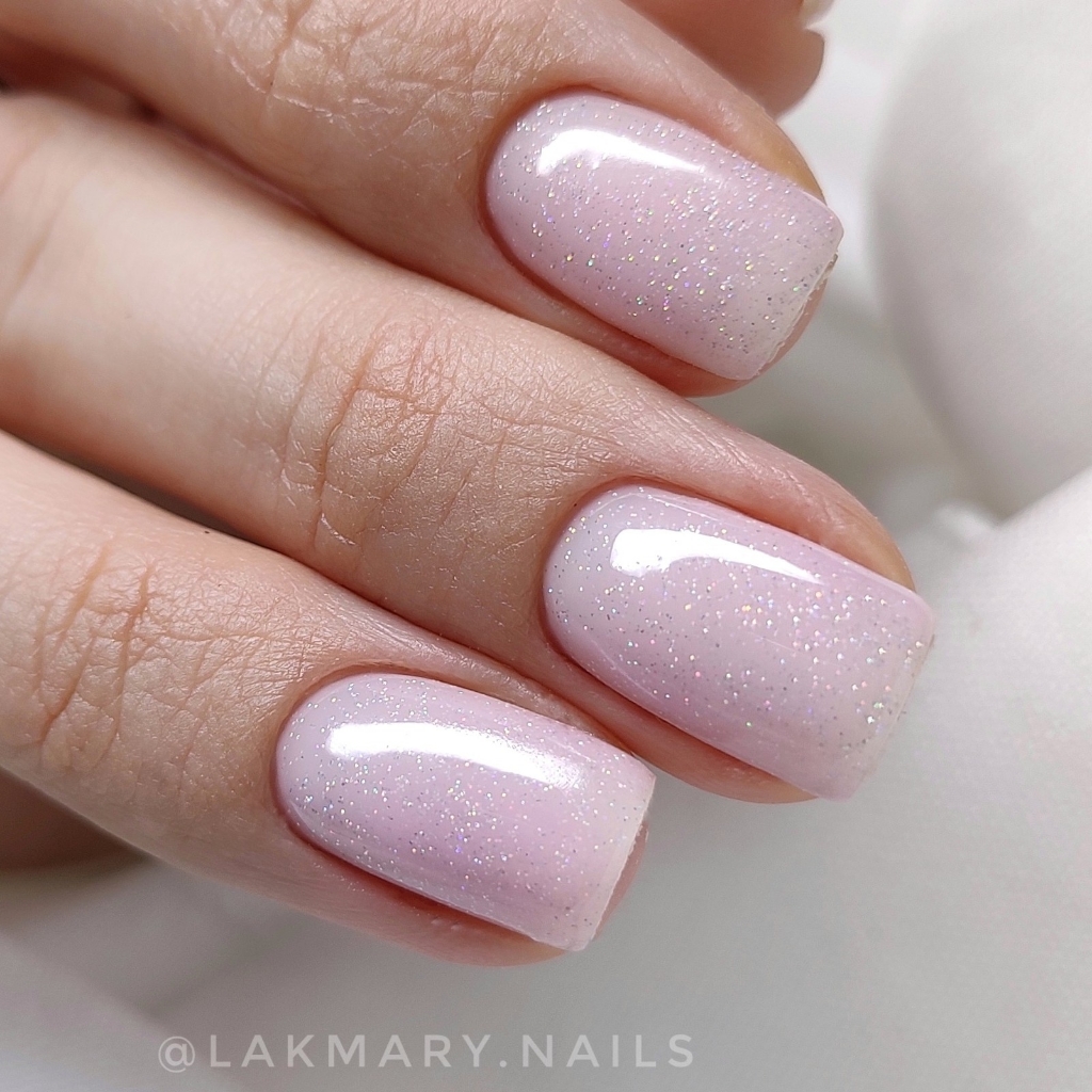 Маникюр с покрытием гель-лак
(короткие, средние)