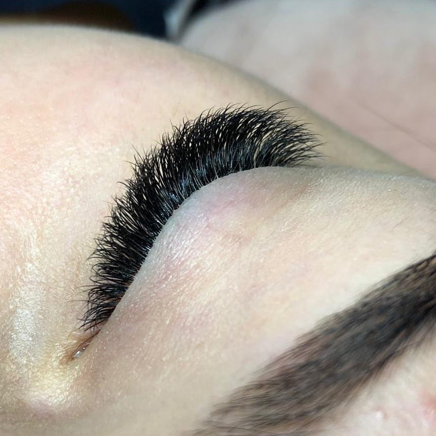 Наращивание ресниц 3D