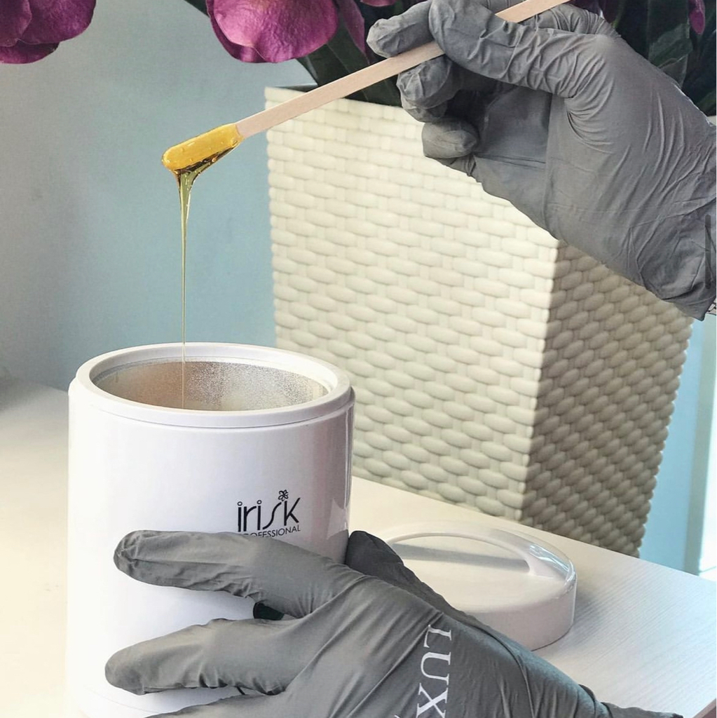 Коррекция бровей (воском/пинцетом)