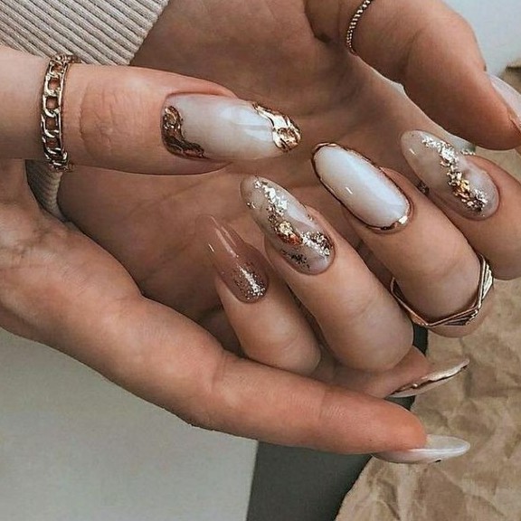 Наращивание ногтей