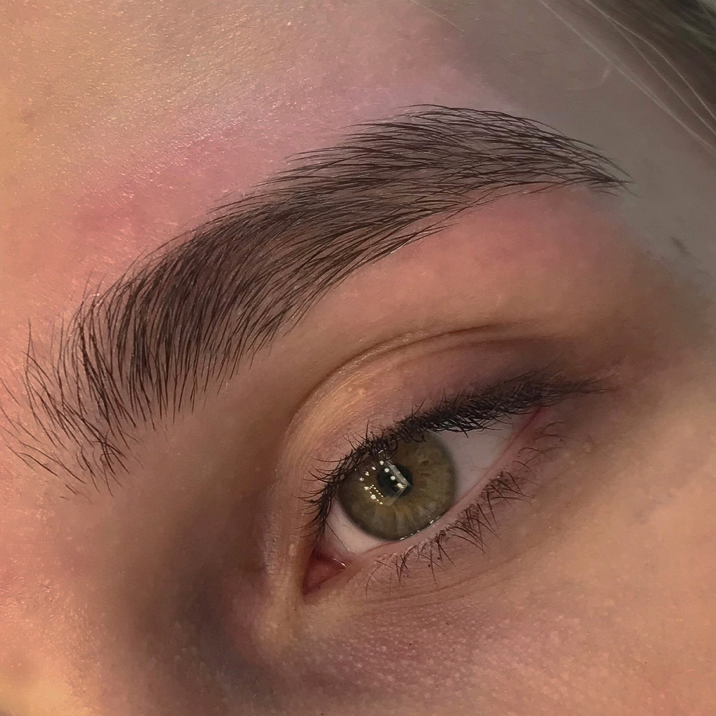 Мужская коррекция бровей