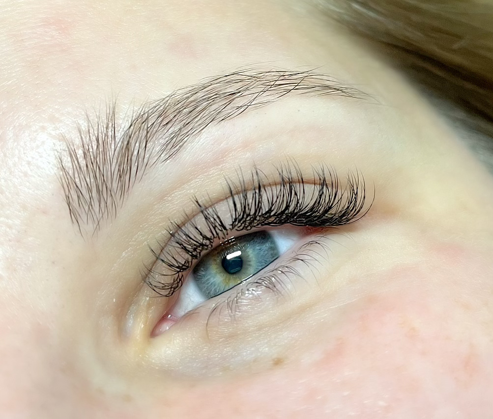 Наращивание ресниц Классика