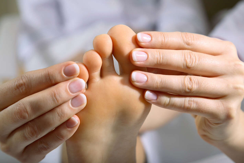 Экспресс педикюр покрытие гель лак  Без снятия