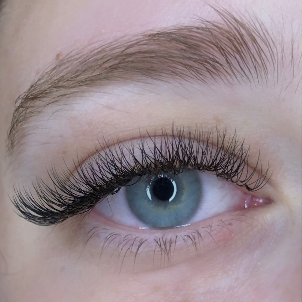 Наращивание ресниц 2D