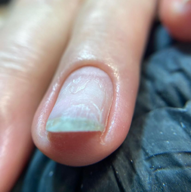 «Снятие старого покрытия + маникюр без дальнейшего покрытия»