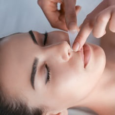 Депиляция верхней губы