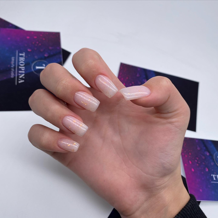 Наращивание ногтей на верхних  формах